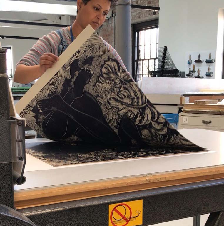 Linolschnitt: Die Kunst des mehrfarbigen Druckens